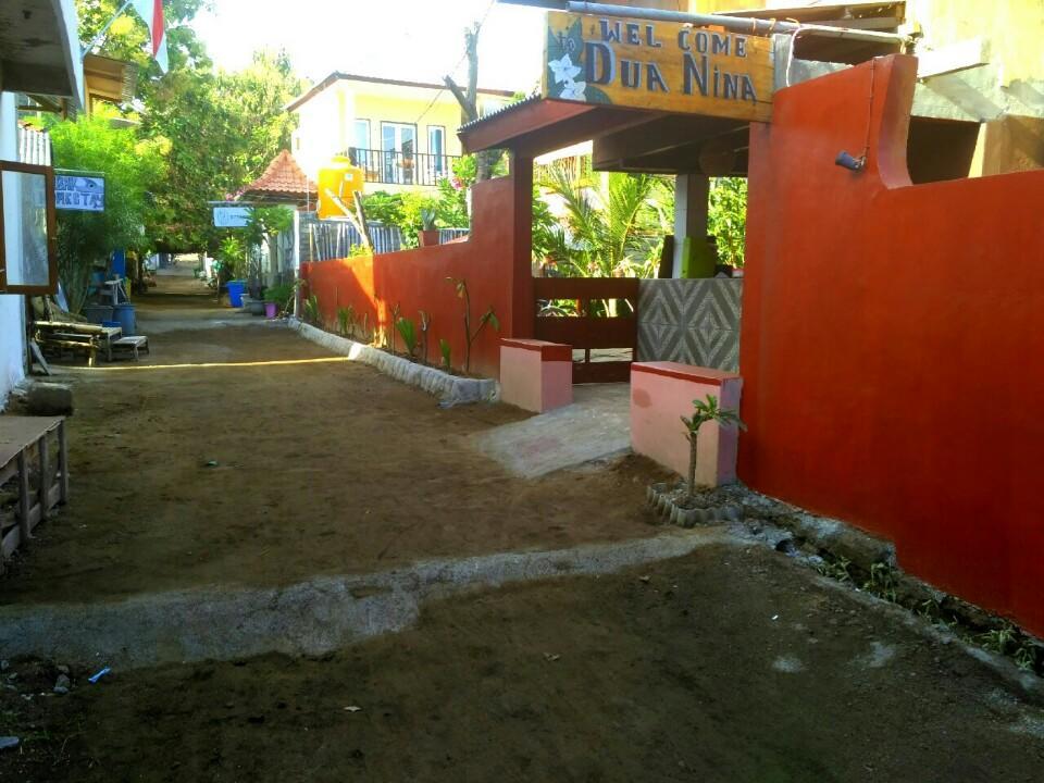 Dua Nina Homestay ギリ・トラワンガン エクステリア 写真
