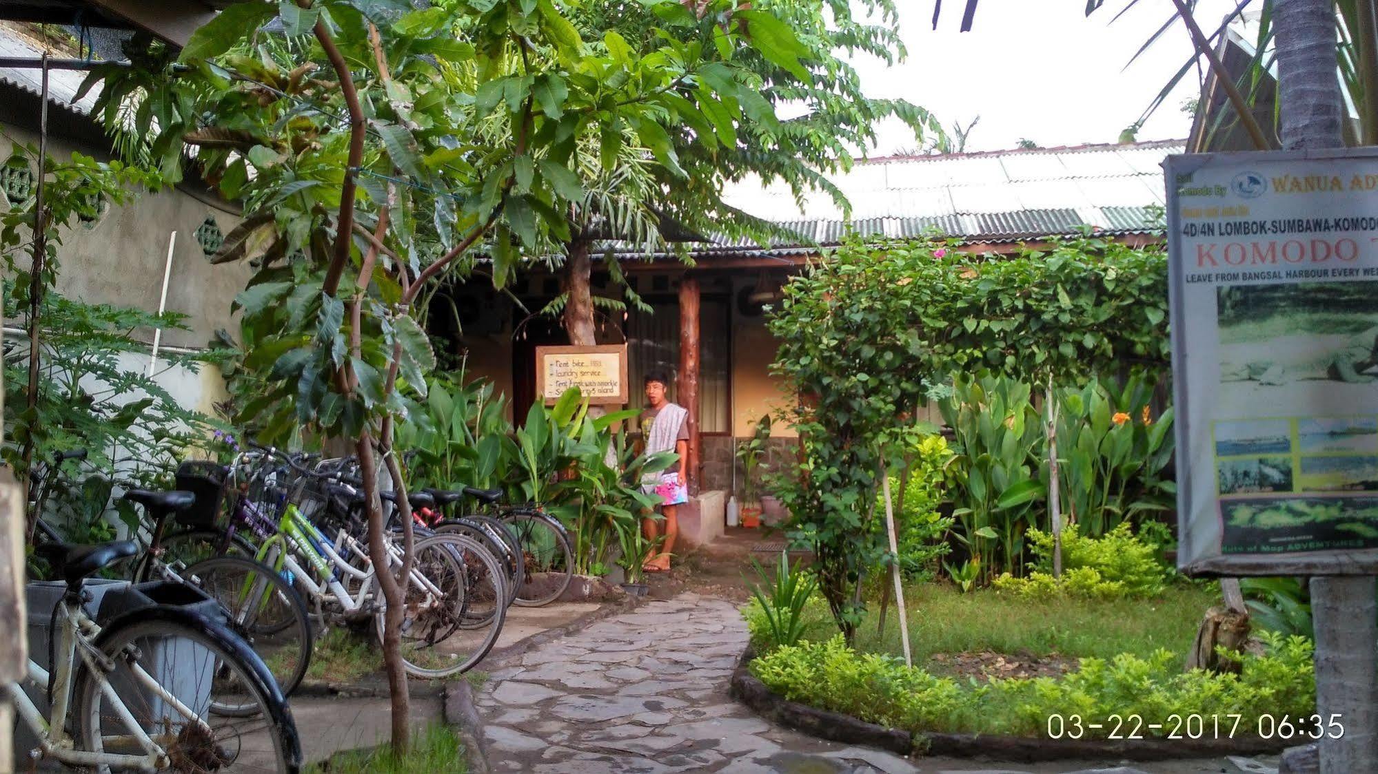 Dua Nina Homestay ギリ・トラワンガン エクステリア 写真