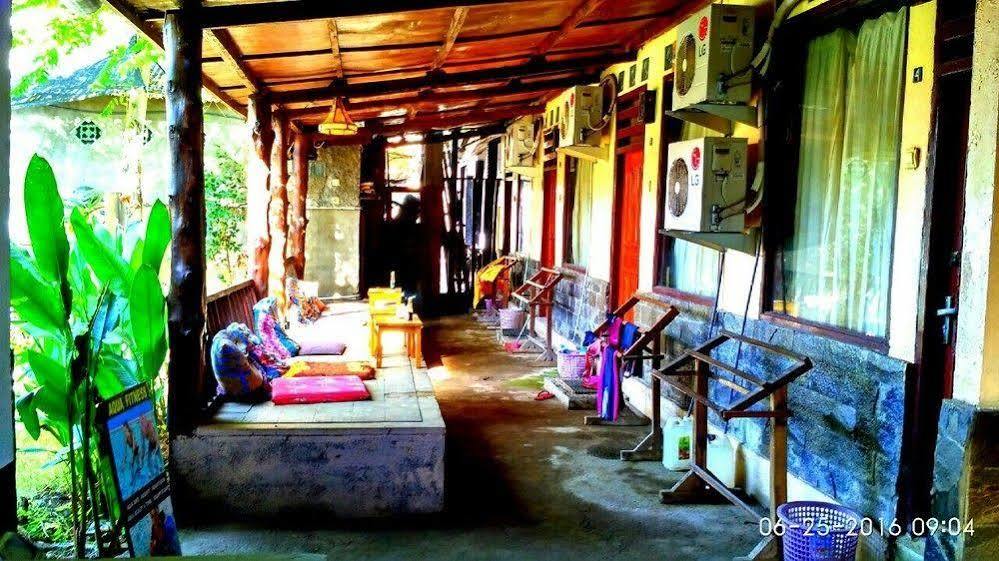 Dua Nina Homestay ギリ・トラワンガン エクステリア 写真